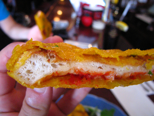 20061018-Deep_Fried_Pizza_20.jpg
