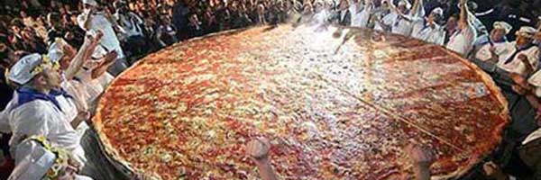 http://www.supersizedmeals.com/food/images/articles/20071218-Worlds_Largest_Pizza_Party_1.jpg